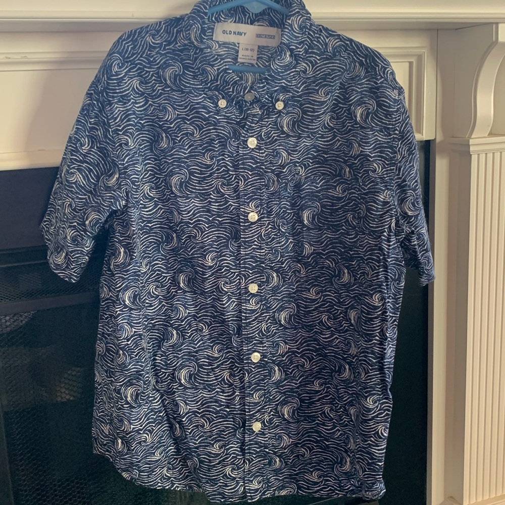 Boys L Old Navy button front shirt